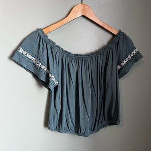 American Eagle Cropped off shoulder top